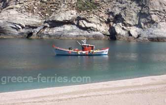 Gavrio Playas para la isla de Andros en Ciclades, Islas Griegas, Grecia