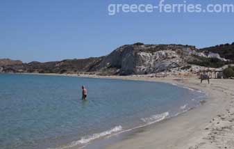 Agibadolimni Playas Milos en Ciclades, Islas Griegas, Grecia